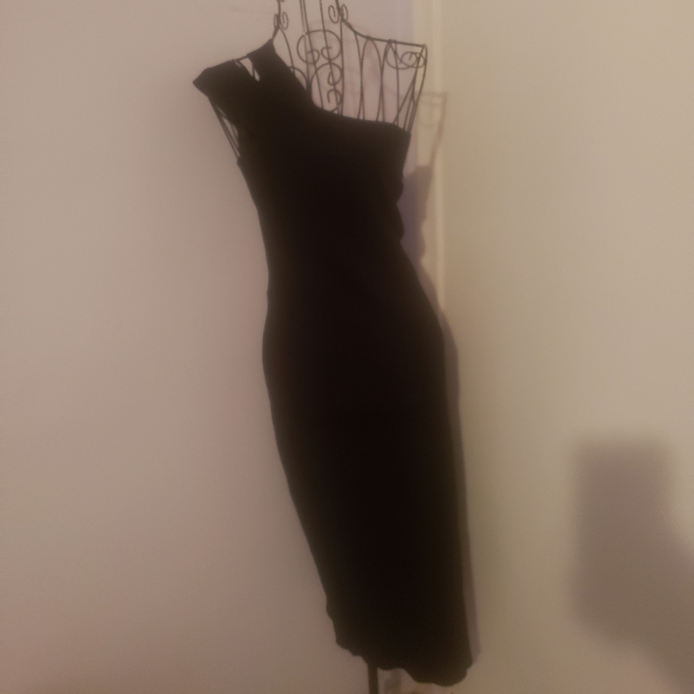 One shoulder Dress - Picture 2 of 3